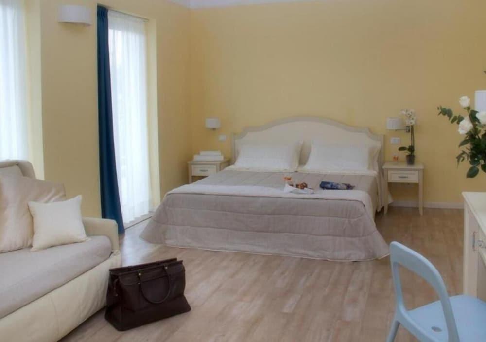 Beyou Hotel Villa Rosa 里乔内 外观 照片